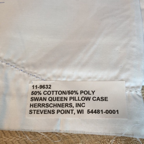 Herrschner’s Embroidery Stamped Cloth Pillowcases 9630 Swan - Picture 7 of 9